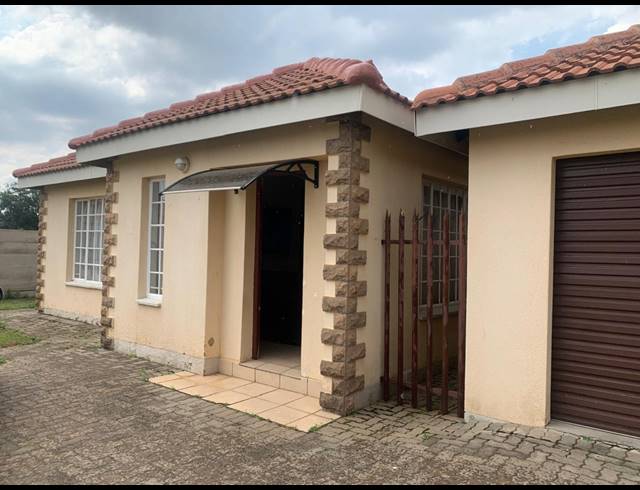 2 BEDROOM FREEHOLD FOR SALE IN VISAGIE PARK